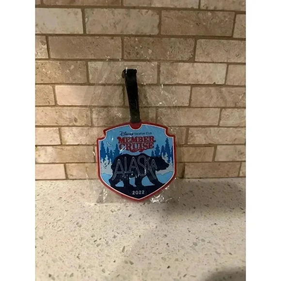 Disney Vacation Club Member Cruise 2022 ALASKA Rubber Luggage Tag Exclusive 122 - Picture 1 of 2